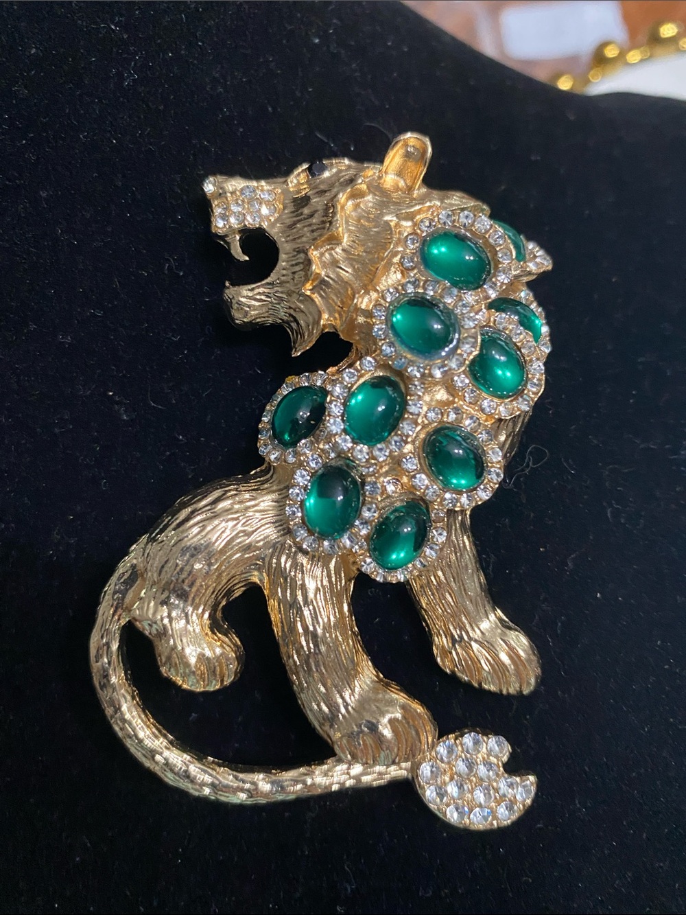 Gold-Tone Lion Brooch/Pendant with Emerald Green Cabochons- NEW